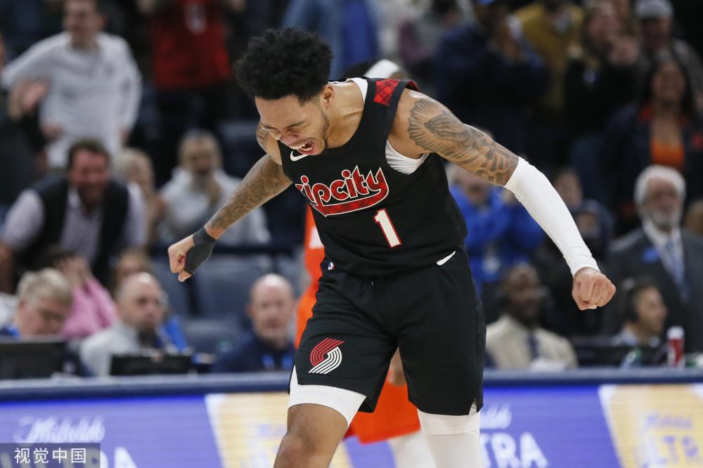 前妻吐槽胡梅尔斯：我和儿子事先不知道告别赛，也没受到邀请